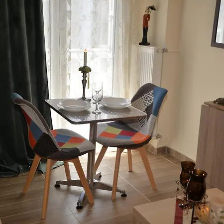 Kynosargous Square's Apartment Athens