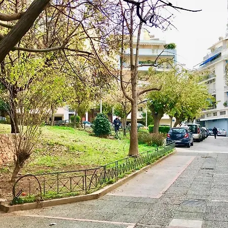 Kynosargous Square's